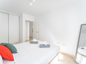 1 chambre, fer et planche à repasser, Wi-Fi gratuit, draps fournis