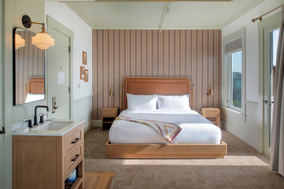 Studio Deluxe, 1 giường cỡ king, ban công, quang cảnh biển | Bộ trải giường bằng vải cotton Ai Cập, bộ đồ giường cao cấp 