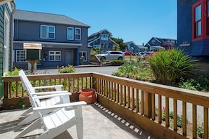 Studio, 1 King Bed, Patio, Garden View | Terrace/patio