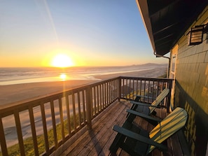 William Shakespeare - Oceanfront Queen | Terrace/patio