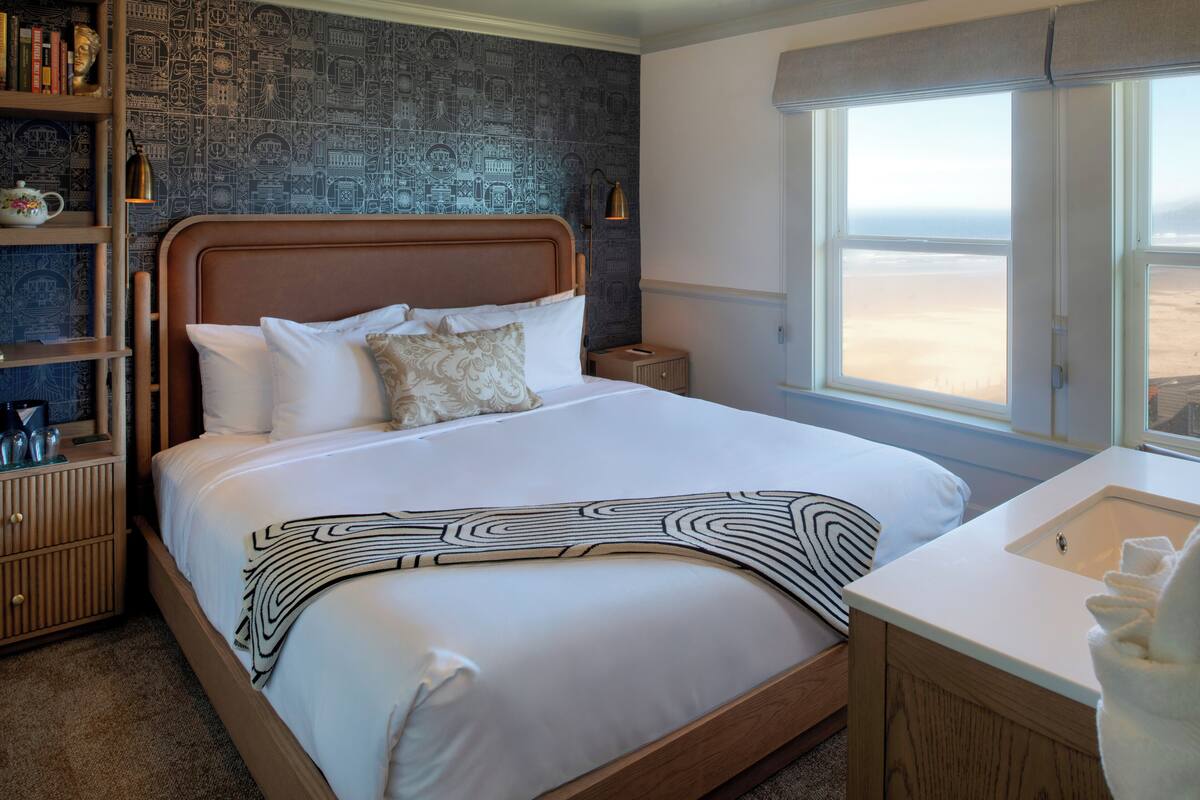 Romance Oceanview King | Egyptian cotton sheets, premium bedding, individually decorated