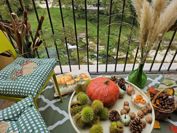 Property grounds - Cozy family home with terraces on the river, surrounded by greenery (Antrodoco)