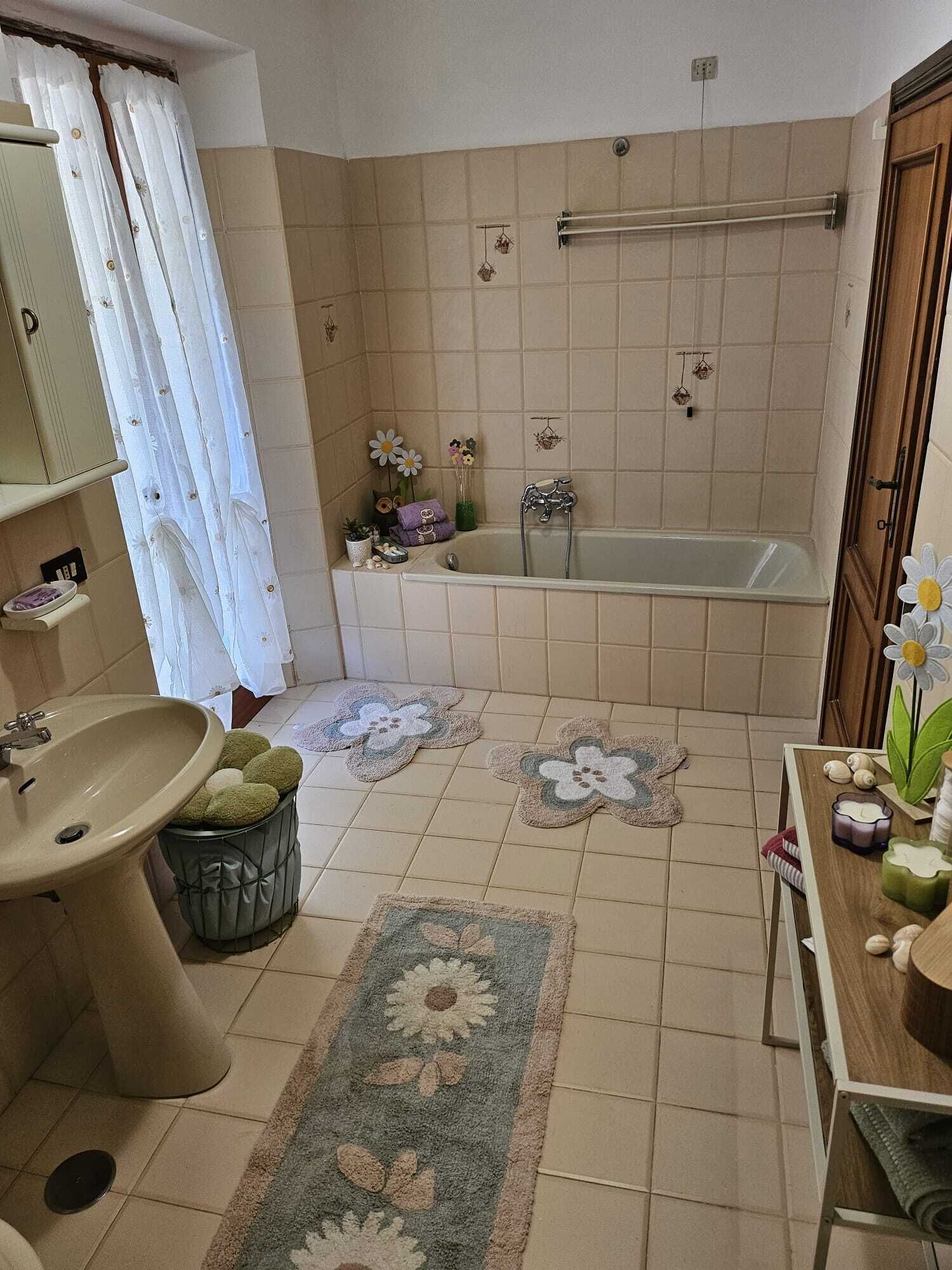 Dusche, Haartrockner, Bidet, Handtücher