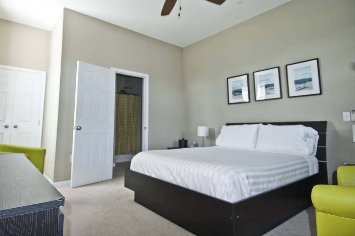 Blackout curtains, soundproofing, iron/ironing board, free WiFi