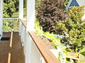 Deluxe Single Room, Balcony, Courtyard View | Balcony view