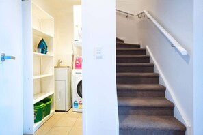 Interior - Cosy Retreat - 2BR Apt with Pool, Gym, Steam&Sauna (Adelaide)