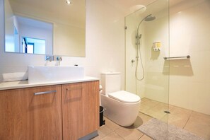 Shower, hair dryer - Cosy Retreat - 2BR Apt with Pool, Gym, Steam&Sauna (Adelaide)