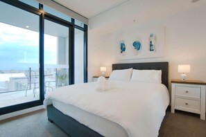 Desk, iron/ironing board, WiFi, bed sheets - Cosy Retreat - 2BR Apt with Pool, Gym, Steam&Sauna (Adelaide)