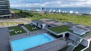 Exterior - Luxury Umhlanga Escape | Sea Views, Balcony, Pool (Umhlanga)