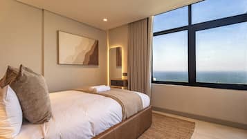 2 bedrooms, in-room safe, iron/ironing board, internet