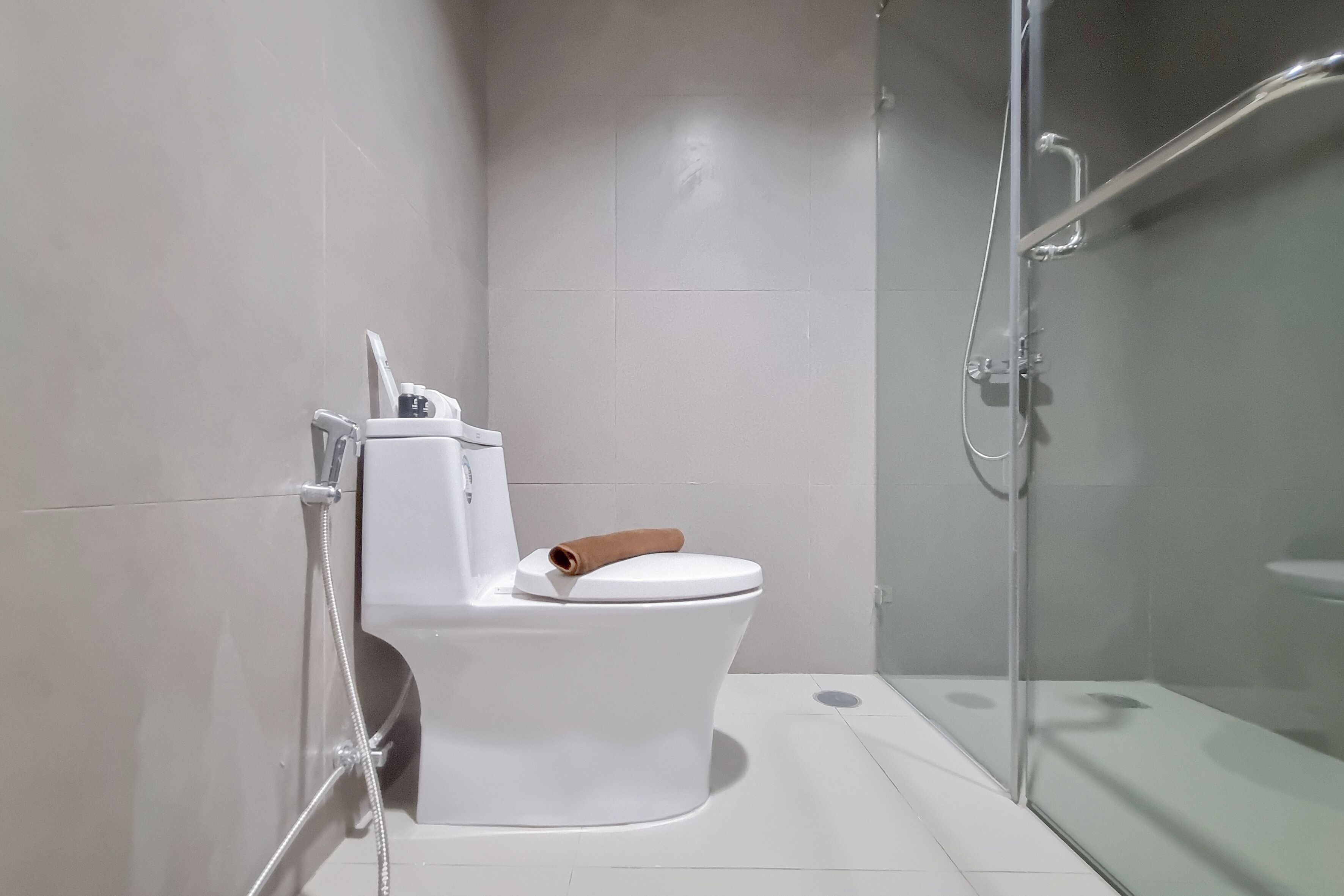 Standard Apartment | Bathroom