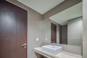 Apartemen Standar | Kamar mandi