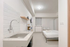 Interior - Minimalist Studio (No Kitchen) Near Unhas Bandaraya - Tallasa City Makassar Apartment (Makassar)