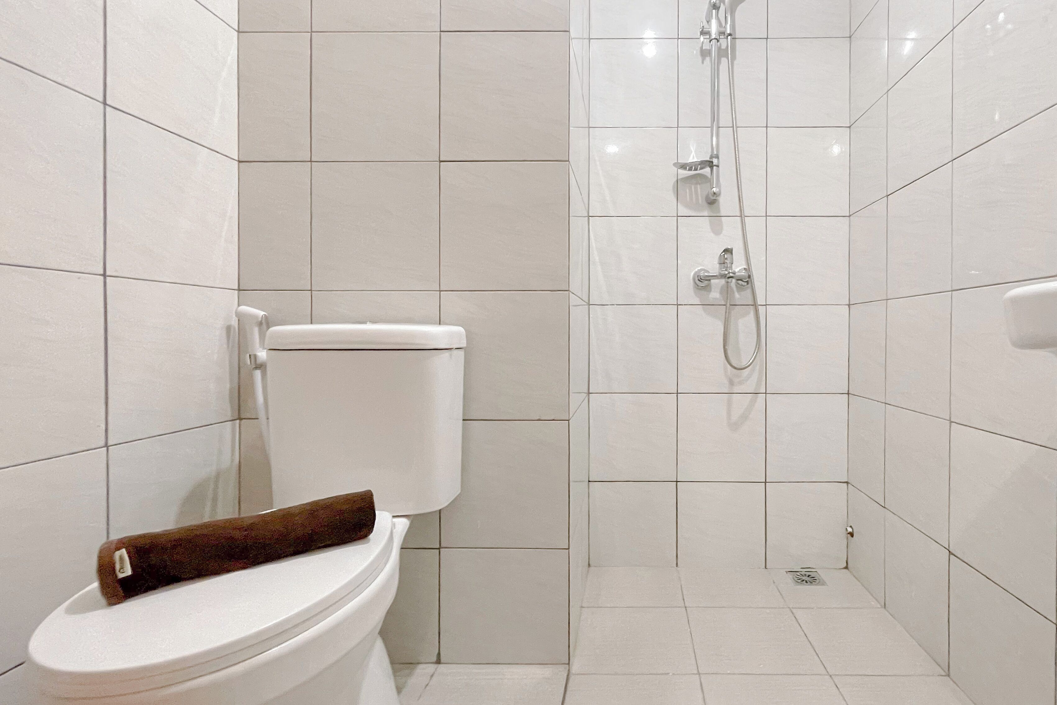 Standard Apartment | Bathroom