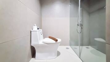 Standard Apartment | Bathroom