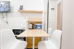 Standard Apartment | In-room dining