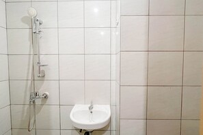 Standard-Apartment | Badezimmer