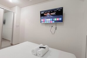 Deluxe Apartment - Minimalist 1Br Combined (No Kitchen) At Bandaraya - Tallasa City Makassar Apartment (Makassar)