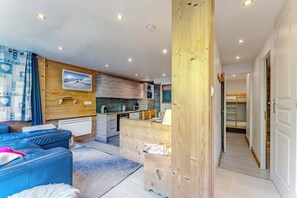 Interior - Spacious Ski-In/Out Home w/Views (Val Thorens)