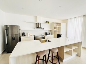 Fridge, microwave, oven, coffee/tea maker