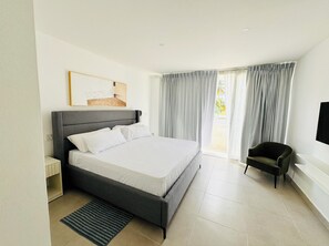 Blackout drapes, free WiFi, bed sheets