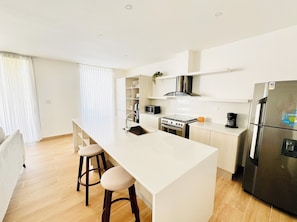 Fridge, microwave, oven, coffee/tea maker