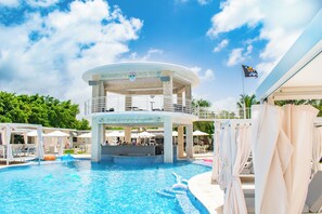 2 outdoor pools - Playa Palmera Ocean View Apartments (Punta Cana)