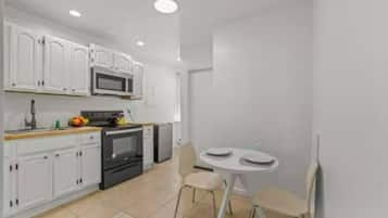 Oven, stovetop, coffee/tea maker, cookware/dishes/utensils