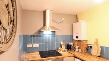 Cookware/dishes/utensils