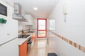 Refrigerador, microondas, horno y lavavajillas