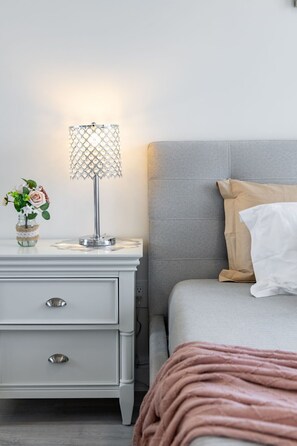 2 bedrooms, desk, iron/ironing board, free WiFi