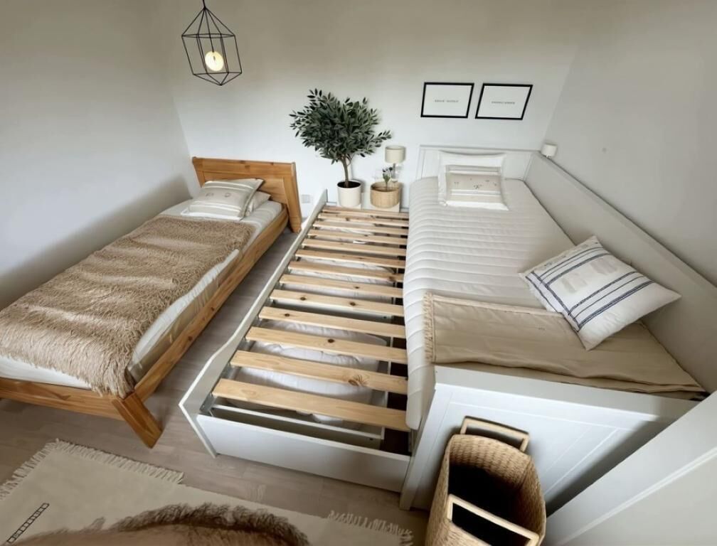 3 chambres, bureau, fer et planche à repasser, draps fournis