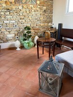 Superior Triple Room | Living area