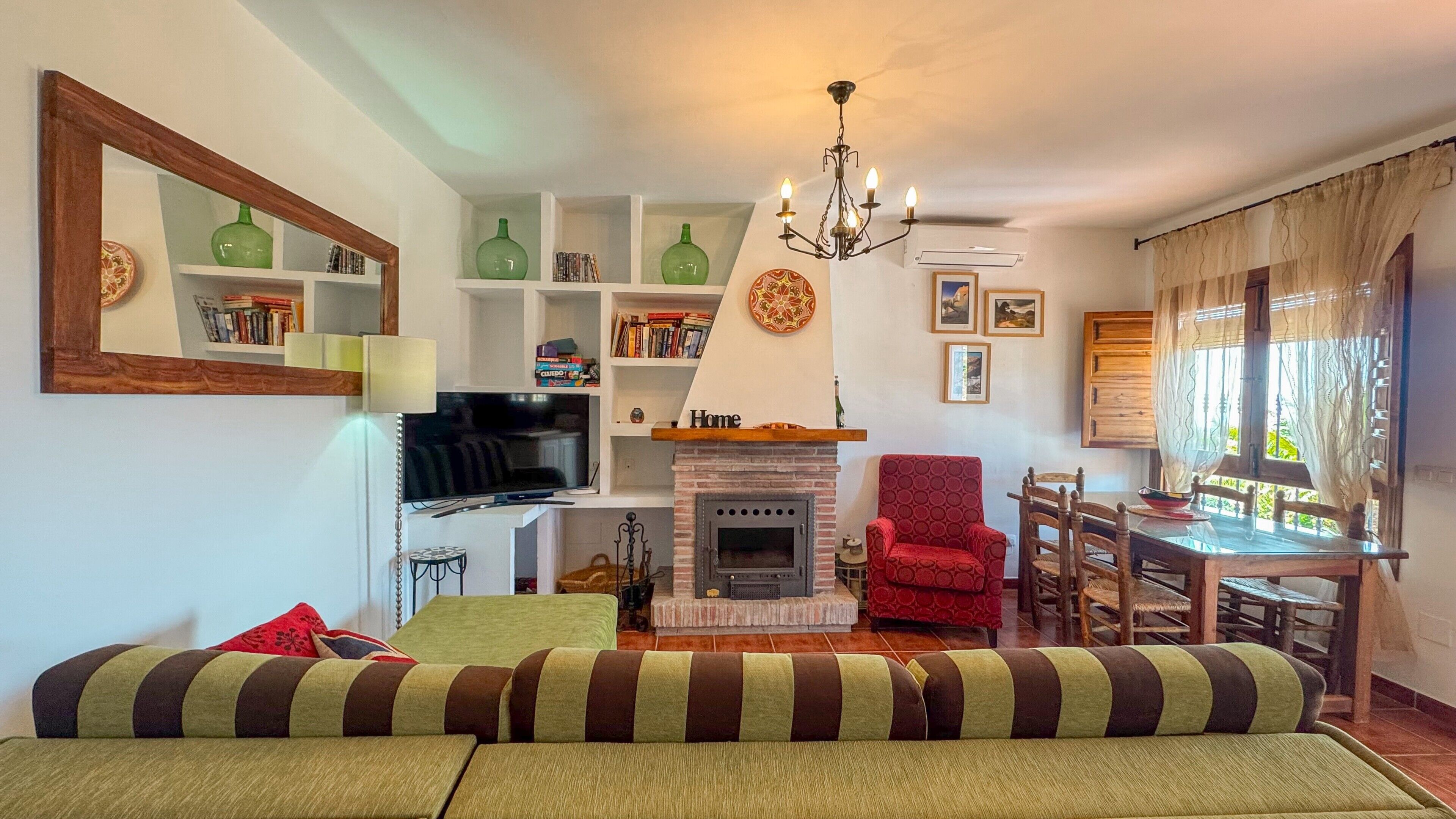 Télévision, cheminée