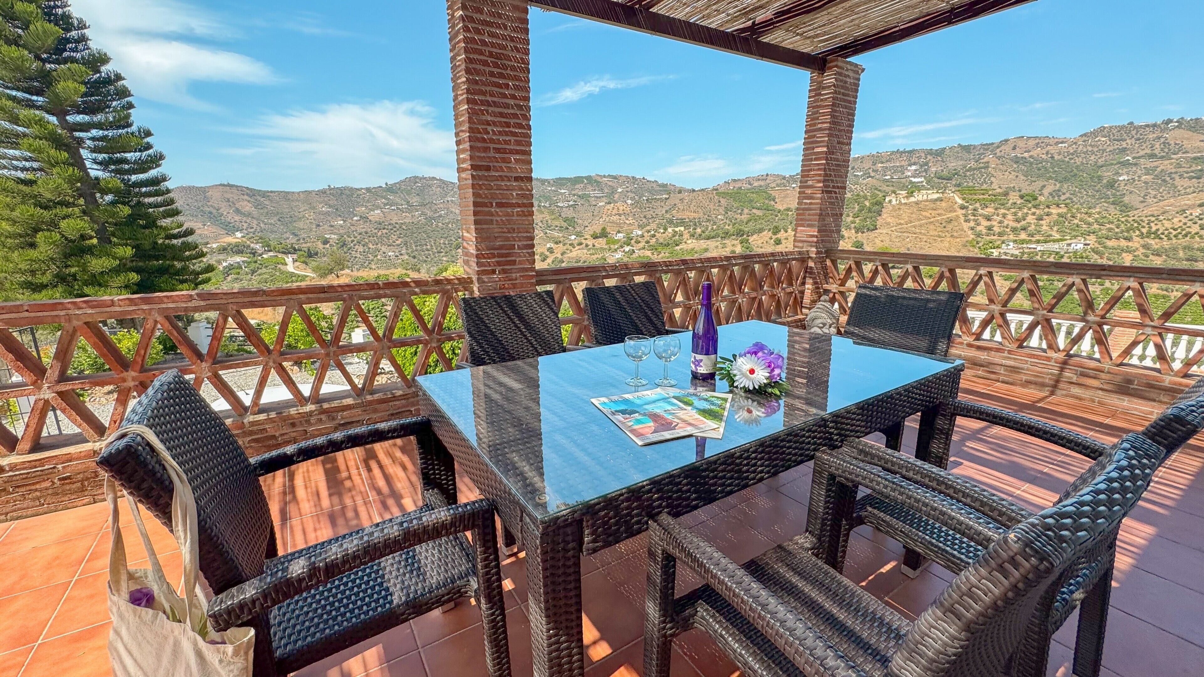 屋外ダイニングエリア