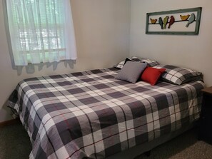 4 bedrooms - Marvelous 4-bedroom cottage 1 & 2 (Newaygo)