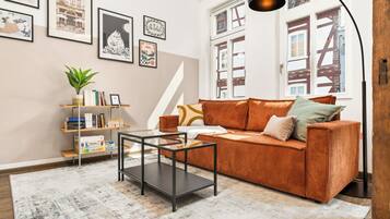 Smart-TV, Videospiele, Bücher, Stereoanlage