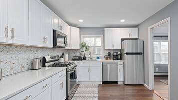 Fridge, microwave, oven, dishwasher