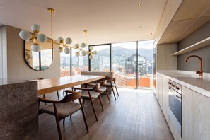 微波爐、爐具、咖啡機/沖茶器、電熱水壺