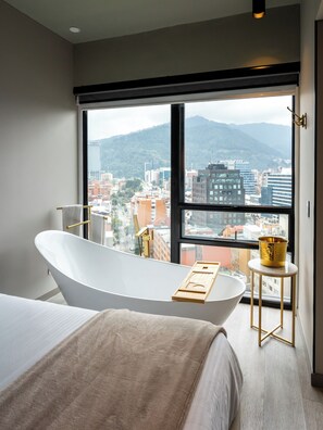 1 bedroom, iron/ironing board, free WiFi, bed sheets - Master suite private tub+spapool in clubhouse (Bogotá)