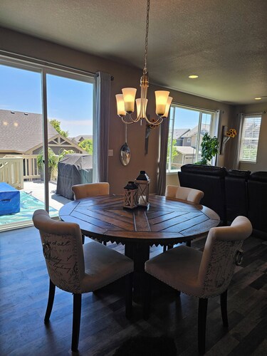 Charming 3-bedroom house w/AC, high speed internet, private office near Airport