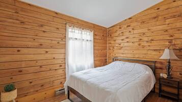 3 slaapkamers, een strijkplank/strijkijzer, reisbedje, wifi