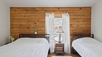 3 habitaciones, tabla de planchar con plancha, cuna de viaje y wifi