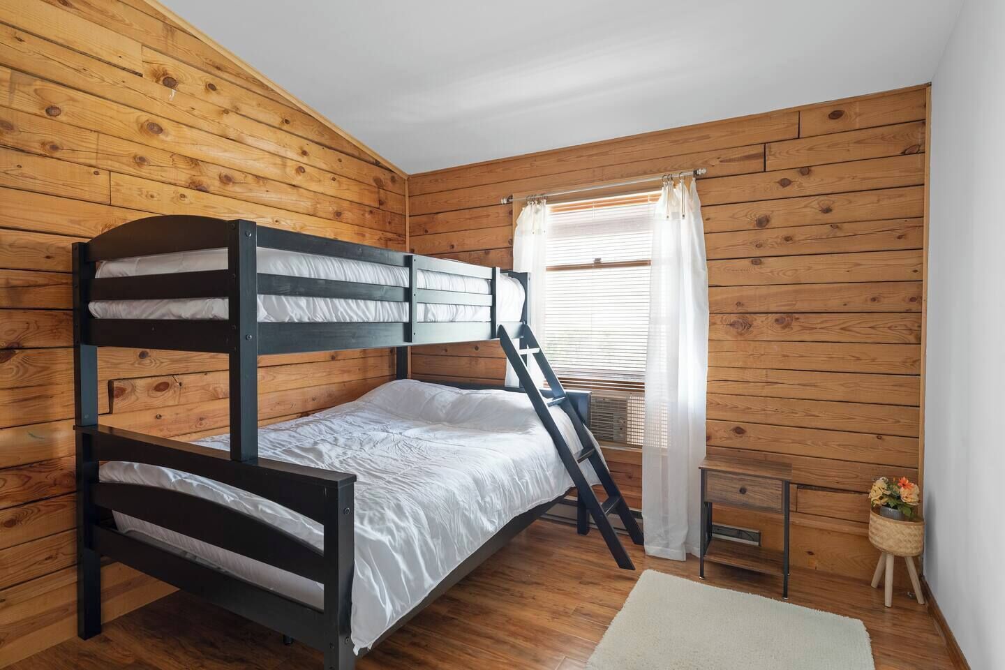 3 bedrooms, iron/ironing board, travel crib, WiFi