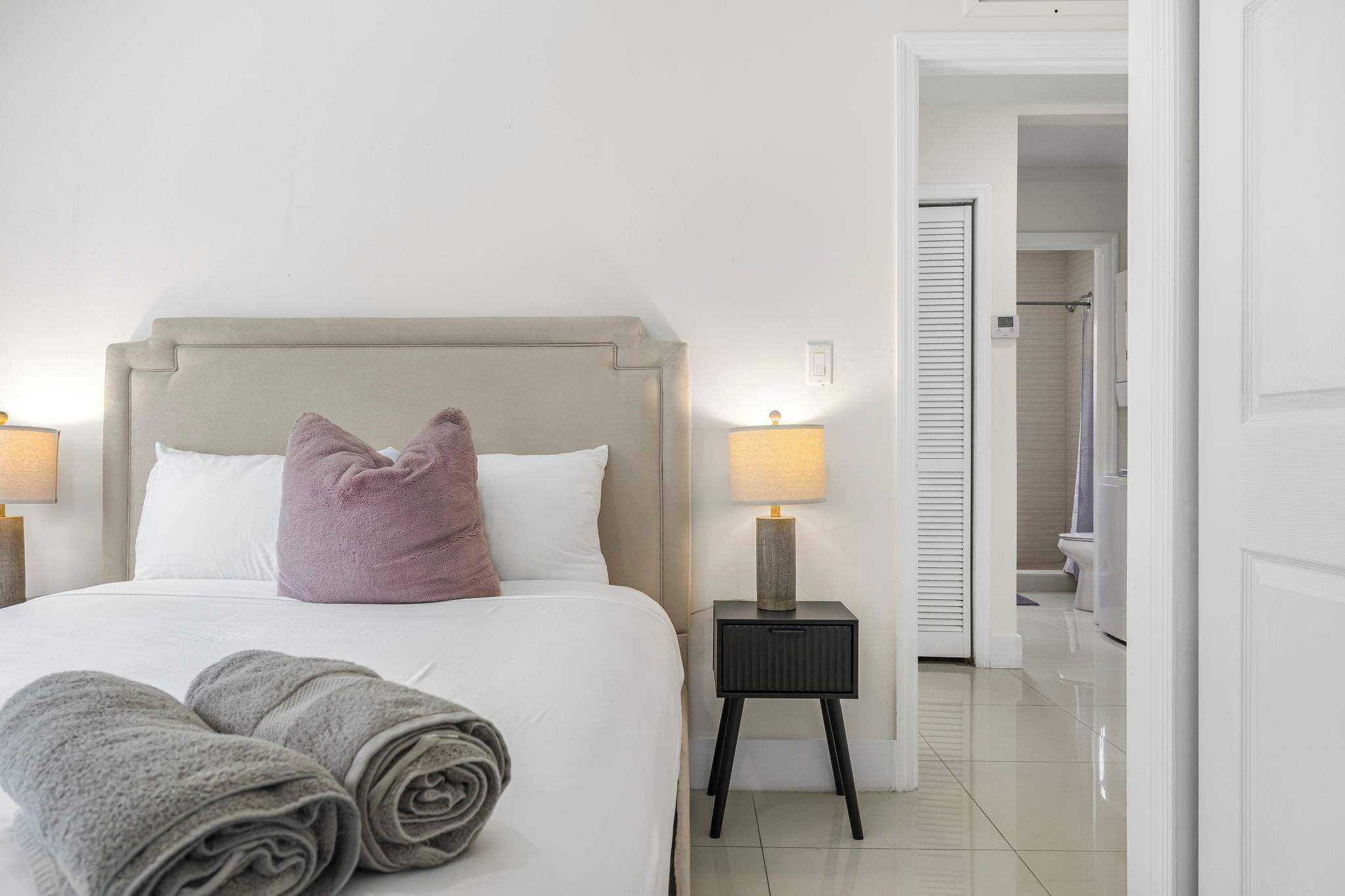 4 Schlafzimmer, Schreibtisch, Bügeleisen/Bügelbrett, Reisekinderbett