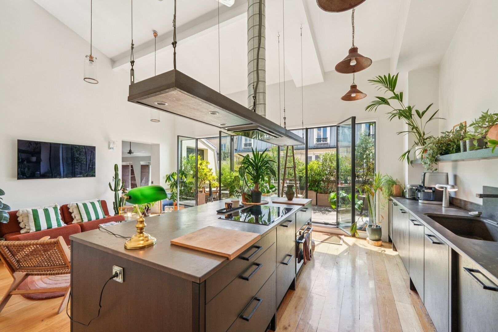 Kjøleskap, mikrobølgeovn, ovn og oppvaskmaskin