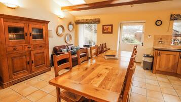 Cottage | Dining