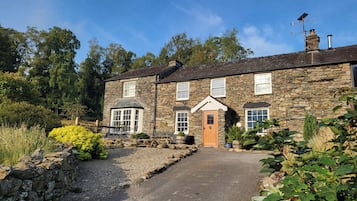 Cottage | Front of property