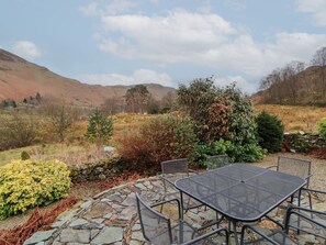 Outdoor dining - Deer How Farm (Penrith)