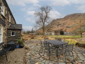 Outdoor dining - Deer How Farm (Penrith)